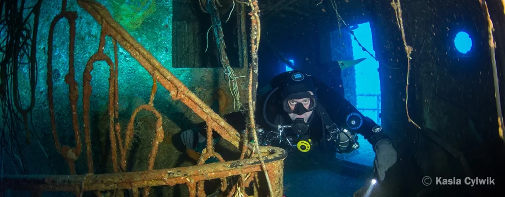 Wreck-Diver-Thailand